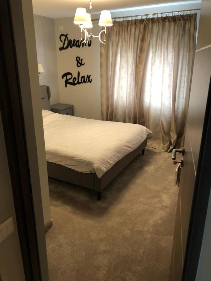 Page1 Ultracentral Apartament 트르고비슈테 외부 사진