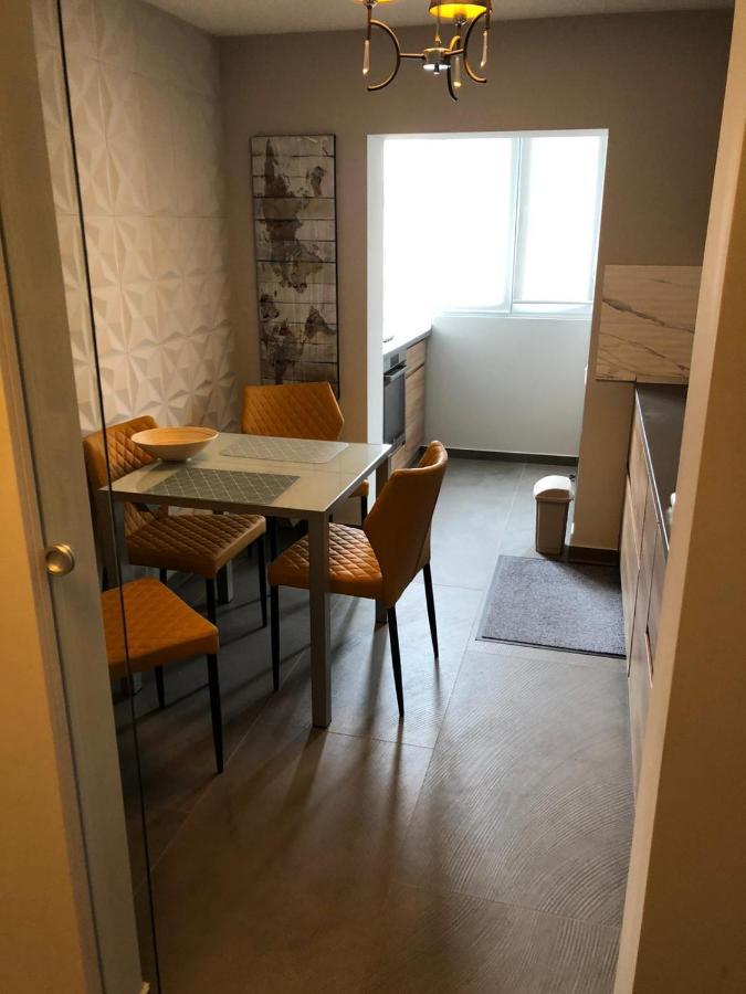 Page1 Ultracentral Apartament 트르고비슈테 외부 사진